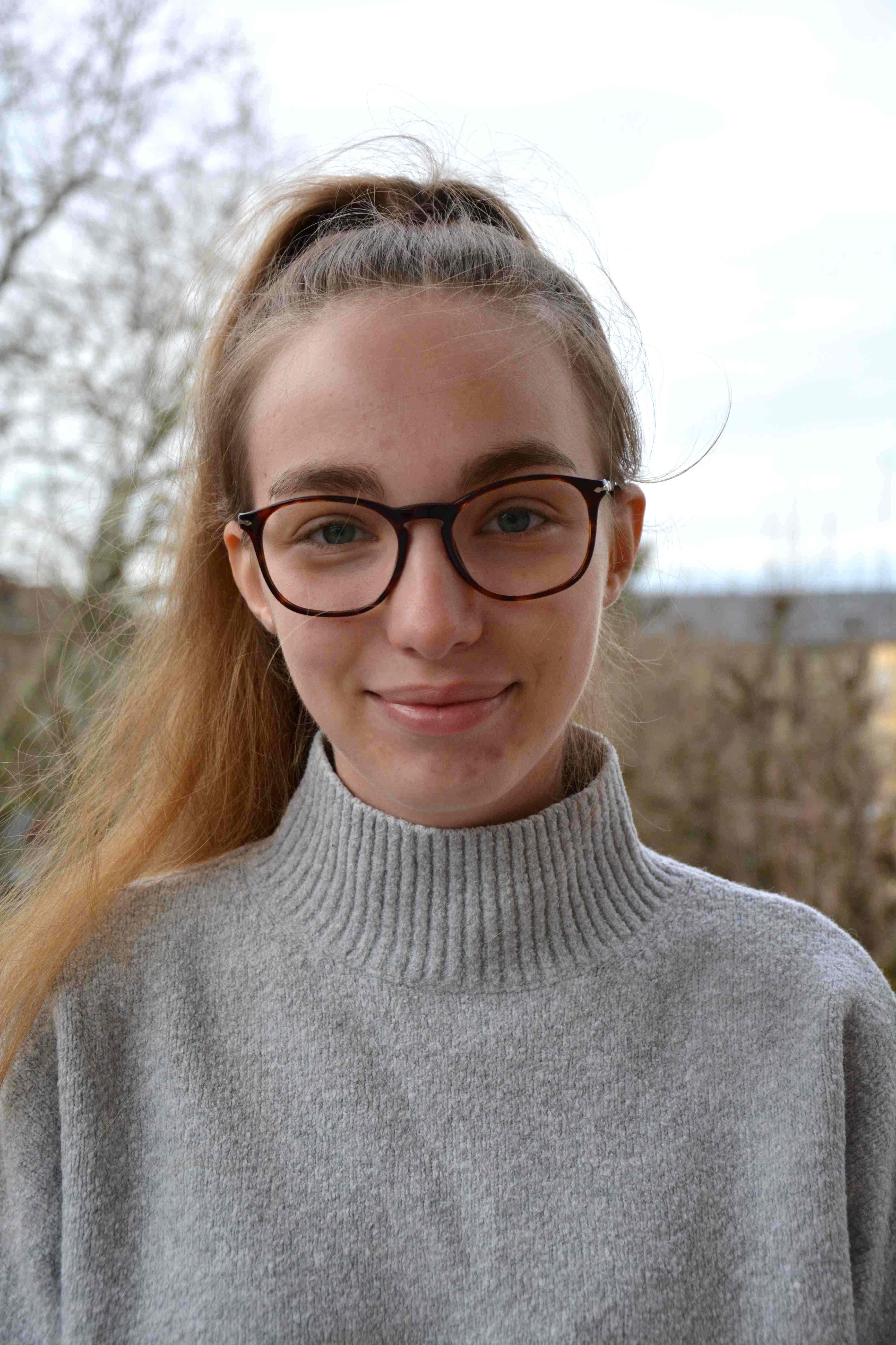  Annina Lena Riesen