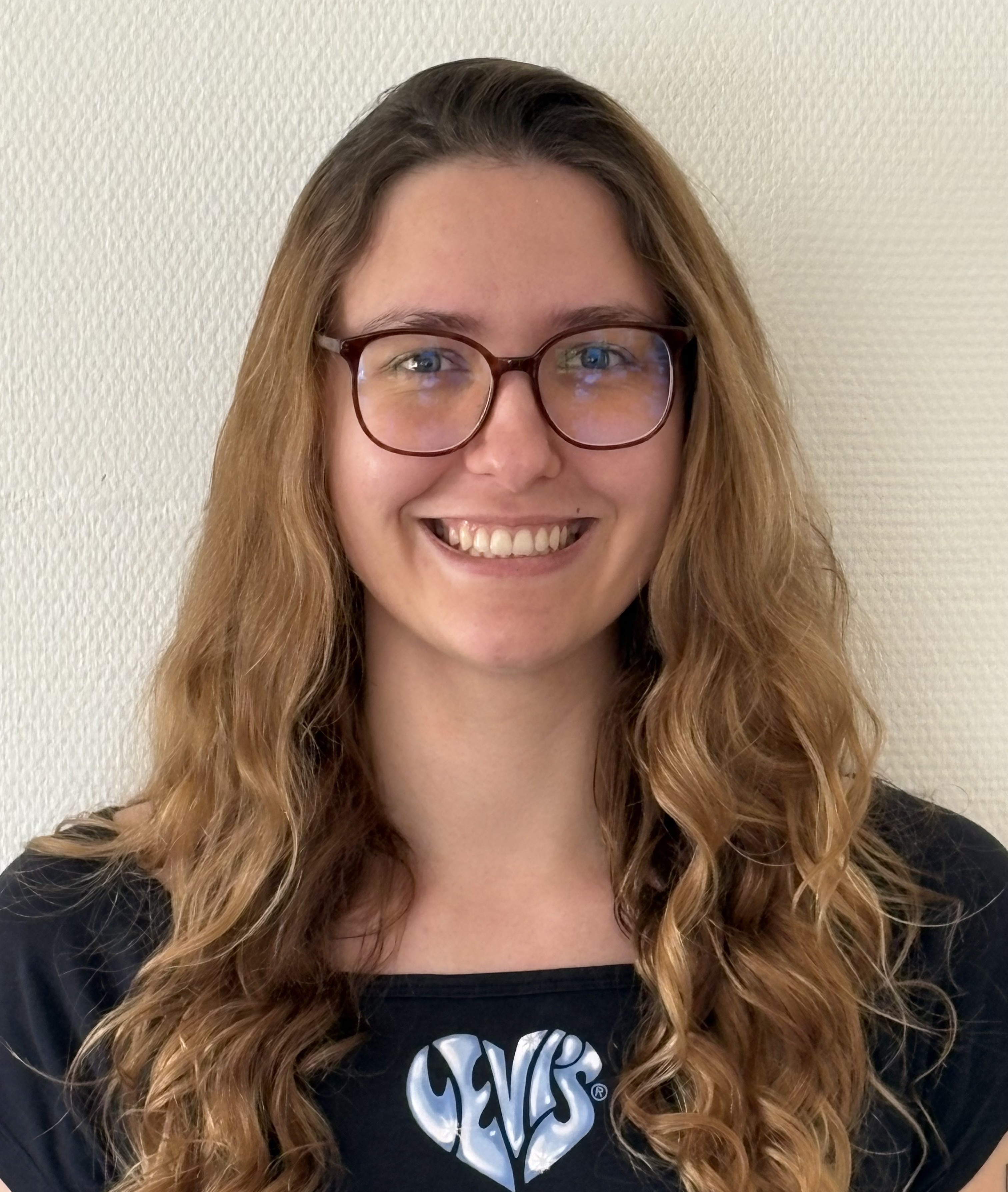  Defne Michelle De Groot