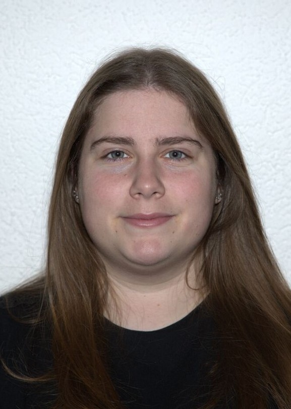  Serena Holzer