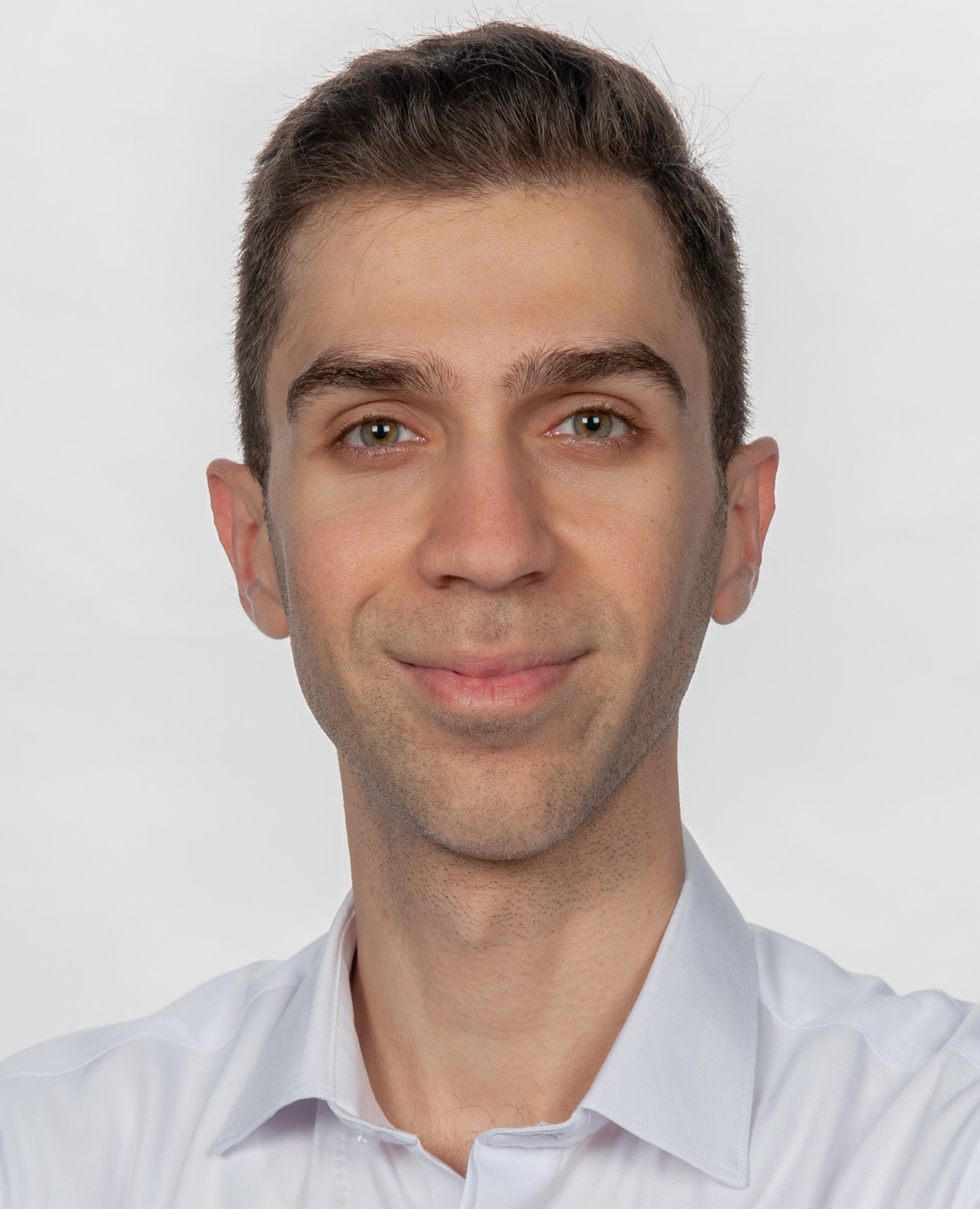 Dr. Nima Farshidfar