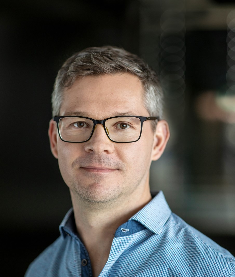 Prof. Dr. Carsten Riether, PhD